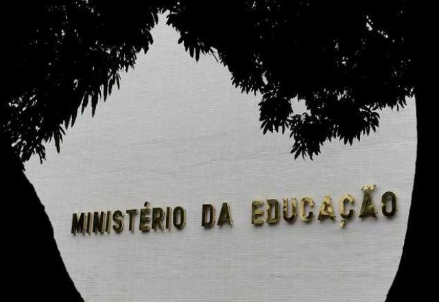 MEC: cinco ministros em 3 anos, polêmicas e escândalos MEC: cinco ministros em 3 anos, polêmicas e escândalos