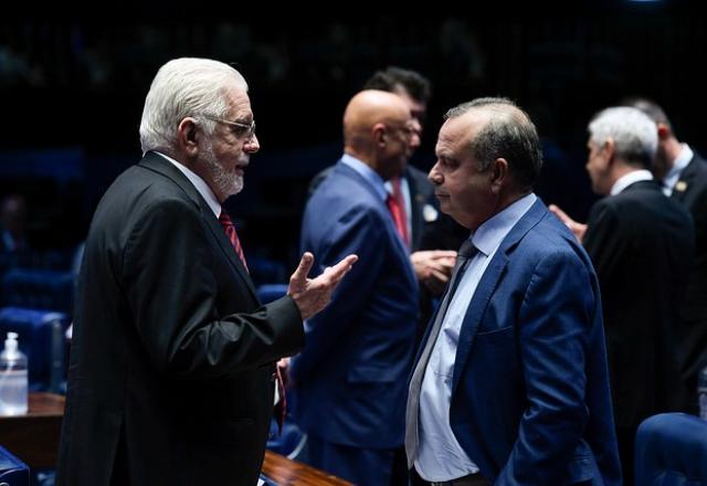Líderes do governo, Jacques Wagner (PT-BA), e da oposição, Rogério Marinho (PL-SC) (Edilson Rodrigues/Agência Senado)