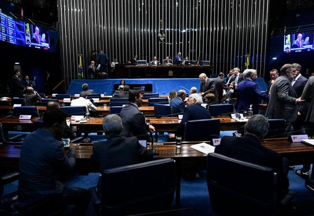 Senado aprova em 1º turno PEC que limita decisões monocráticas no Supremo Senado aprova em 1º turno PEC que limita decisões monocráticas no Supremo