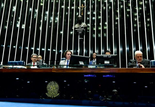 Senadores no plenário do Senado (Waldemir Barreto/Agência Senado)