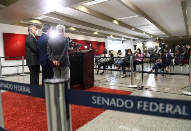 Senadores durante coletiva de imprensa na CPI da Covid | Marcos Oliveira/Agência Senado