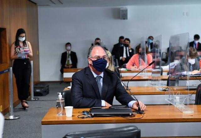 O relator do projeto que limita o ICMS dos combustíveis, senador Fernando Bezerra  | Roque de Sá/Agência Senado