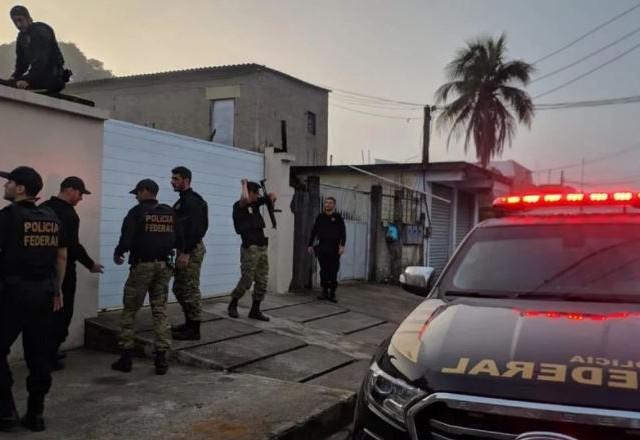 PF faz operação contra a exploração irregular de areia na Baixada Fluminense PF faz operação contra a exploração irregular de areia na Baixada Fluminense