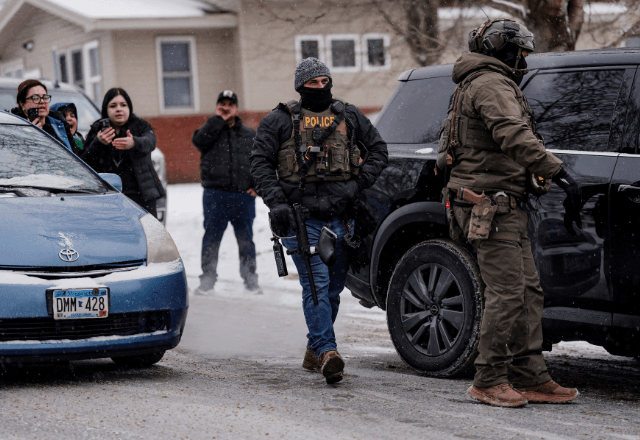 Agentes do ICE durante operação em Minnesota | Reuters/Leah Millis