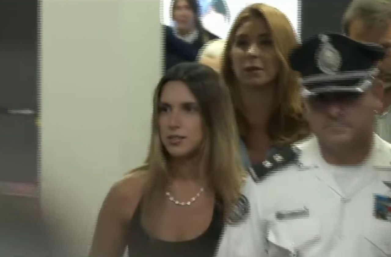 “Me arrependo de ter reagido mal”, diz argentina ré por racismo ao voltar ao país