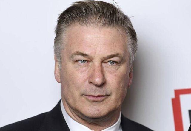 Juiz dos EUA rejeita ação judicial por má conduta movida por Alec Baldwin no caso "Rust" Juiz dos EUA rejeita ação judicial por má conduta movida por Alec Baldwin no caso "Rust"