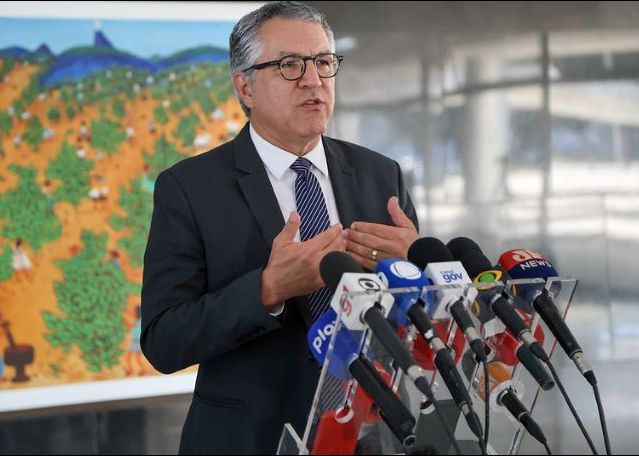 Padilha diz que governo vai apresentar outra proposta para reoneração dos municípios