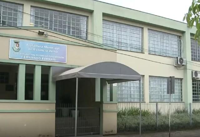 Adolescentes marcam chacina dentro de escola em troca de mensagens