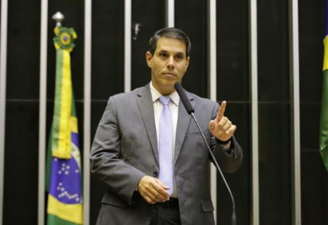 Projeto de Fake News é pontapé para sair do vazio regulatório das redes sociais Projeto de Fake News é pontapé para sair do vazio regulatório das redes sociais