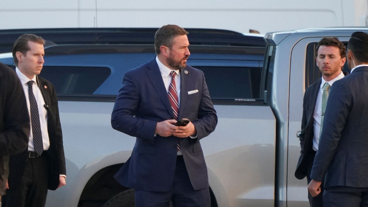 Diretor-adjunto deixa FBI após um ano no cargo Diretor-adjunto deixa FBI após um ano no cargo