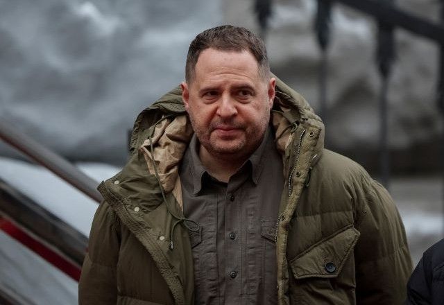 Assessor próximo de Zelensky é alvo de buscas da polícia em operação contra corrupção