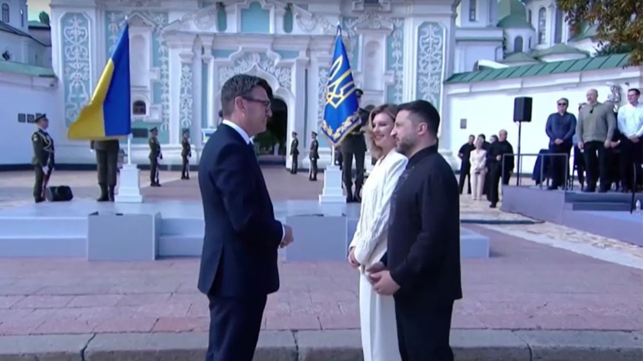 Zelensky nega rendição no Dia da Independência da Ucrânia Zelensky nega rendição no Dia da Independência da Ucrânia