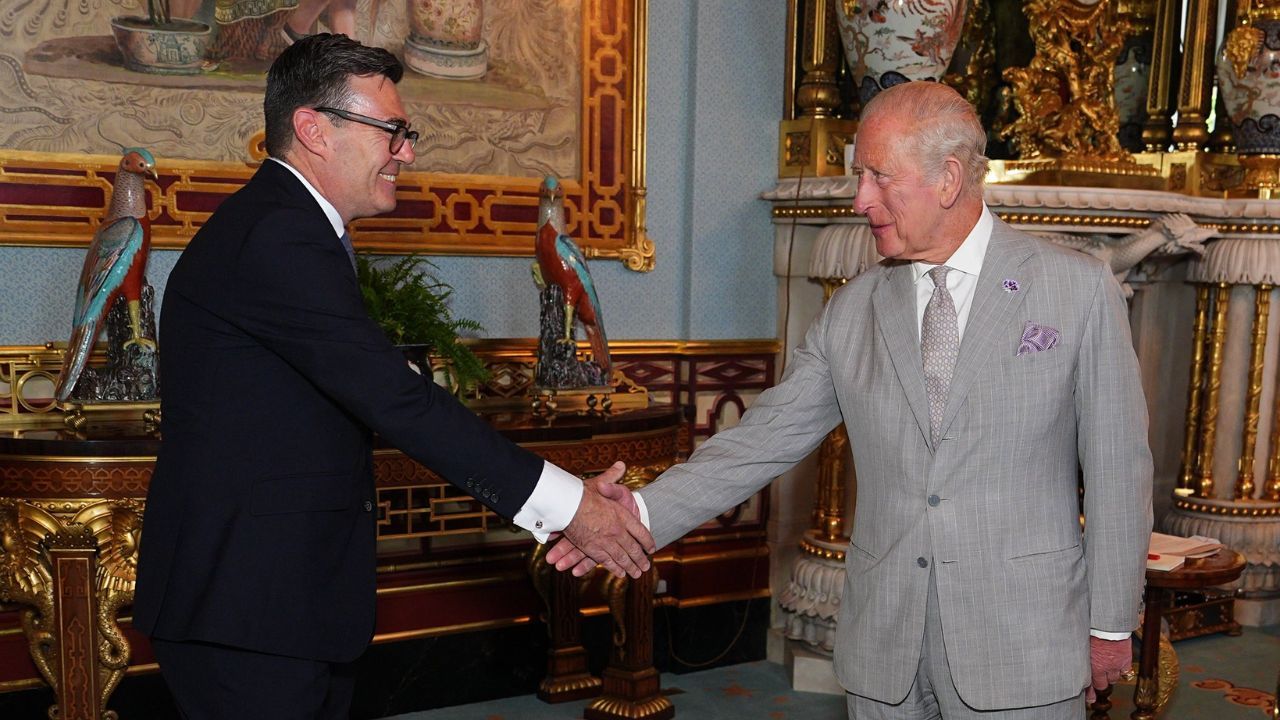 Andy Burnham assume como novo premiê do Reino Unido Andy Burnham assume como novo premiê do Reino Unido