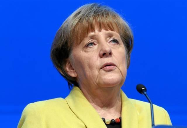 Angela Merkel rompe silêncio e condena invasão russa da Ucrânia Angela Merkel rompe silêncio e condena invasão russa da Ucrânia
