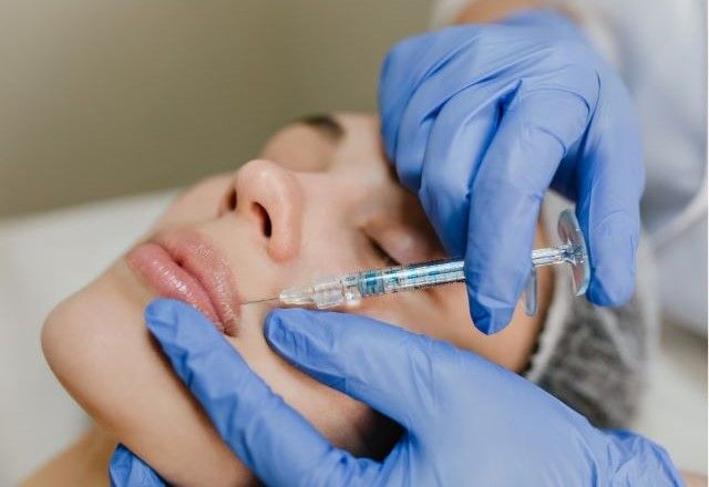 Anvisa investiga irregularidades em clínicas de estética | Divulgação/Freepik
