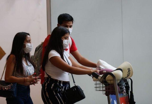 Anvisa mantém uso obrigatório de máscaras em aeroportos e voos
