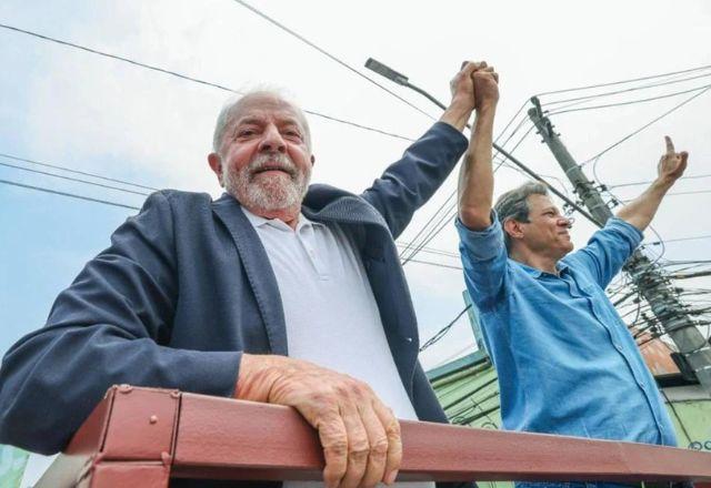 Com Haddad, Lula chega a Brasília para negociar PEC e definir ministros Com Haddad, Lula chega a Brasília para negociar PEC e definir ministros