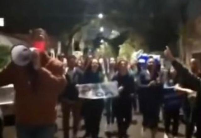 Apoiadores de Pablo Marçal fazem protesto em frente à Band