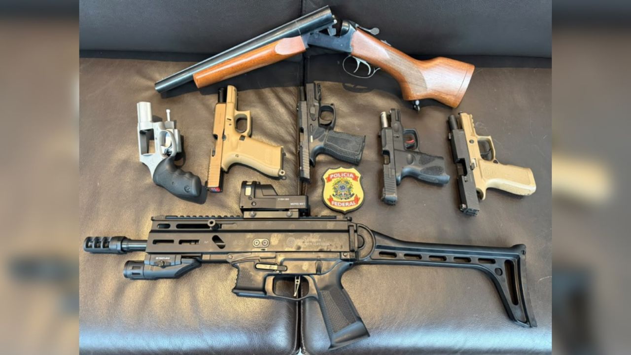 Dark Horse: PF apreende 7 armas de Mario Frias em operação Dark Horse: PF apreende 7 armas de Mario Frias em operação