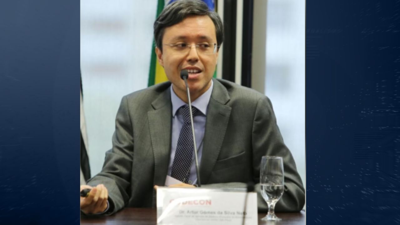 Imagem da notícia: Justiça de SP solta ex-auditor acusado de fraude no ICMS Imagem da notícia: Justiça de SP solta ex-auditor acusado de fraude no ICMS