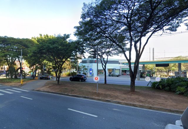 Farmácia assaltada em Barueri | Foto: Google Street View