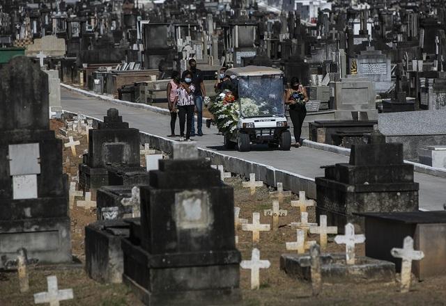 Covid-19: duas pessoas contaminadas por variantes morrem no RJ Covid-19: duas pessoas contaminadas por variantes morrem no RJ