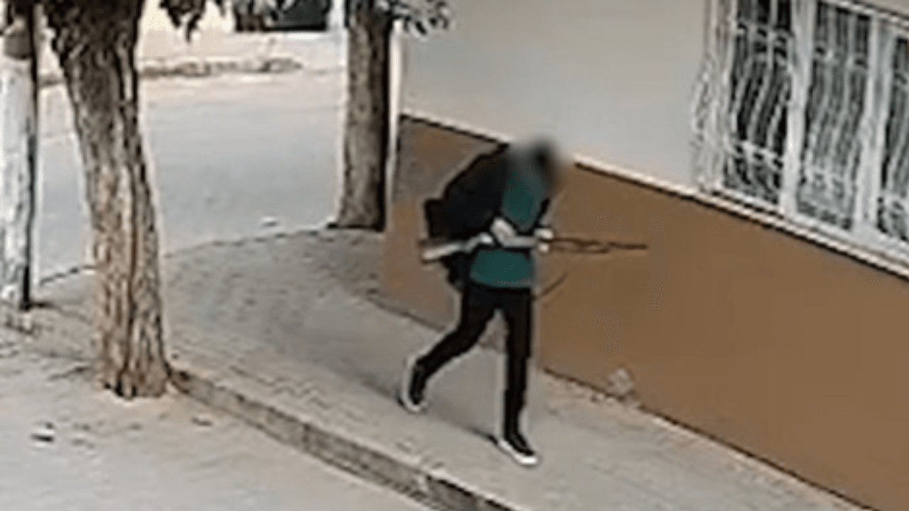 Estudante fere onze em ataque a tiros na Turquia Estudante fere onze em ataque a tiros na Turquia