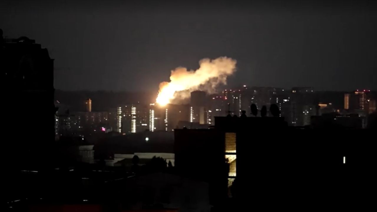 Ataque russo com mísseis e drones atinge Kyiv durante a noite | Foto: Reuters
