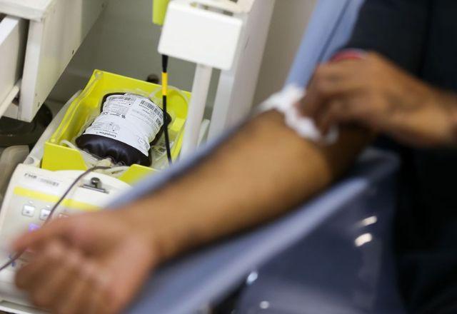Até o momento, não há relatos de casos transmitidos por transfusão de sangue | Agência Brasil