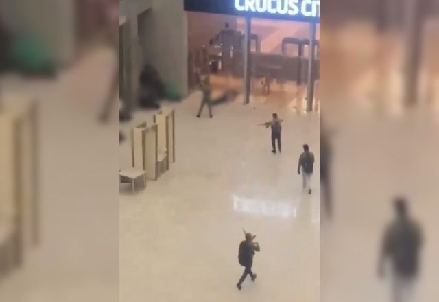 Número de mortos em atentado em Moscou sobe para 115; polícia russa prende suspeitos