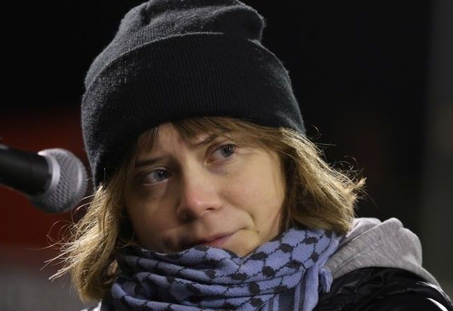 Greta Thunberg é presa em protesto pró-palestinos em Londres