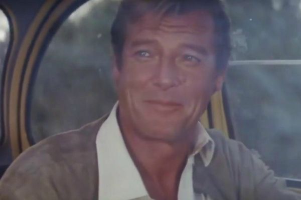 Ator britânico Roger Moore morre aos 89 anos
