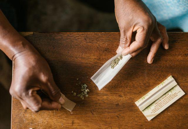 Atualmente, apesar de ser considerado crime, o porte de drogas para consumo próprio não resulta em prisão | Pexels