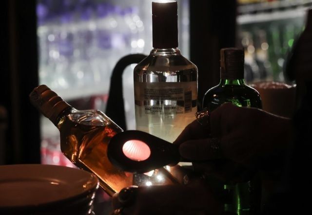 Autoridades reforçam medidas contra bebidas adulteradas diante de casos de intoxicação por metanol | Divulgação/Pablo Jacob/Governo de SP