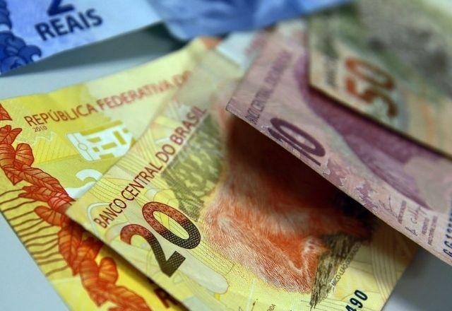 Auxílio Brasil é destinado às famílias com renda per capita de até R$ 100 ou R$ 200 | Agência Brasil