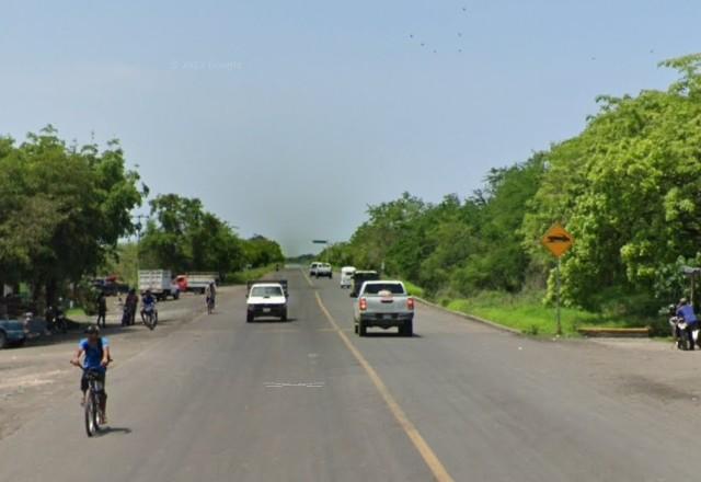 Avenida na região de Cerro de Ortega em Colima, no México