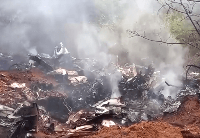 Avião com turistas estrangeiros cai no Quênia e deixa 11 mortos