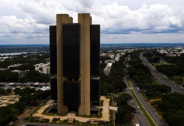 Taxa básica de juros a 13,75% até o fim do ano, apostam analistas Taxa básica de juros a 13,75% até o fim do ano, apostam analistas