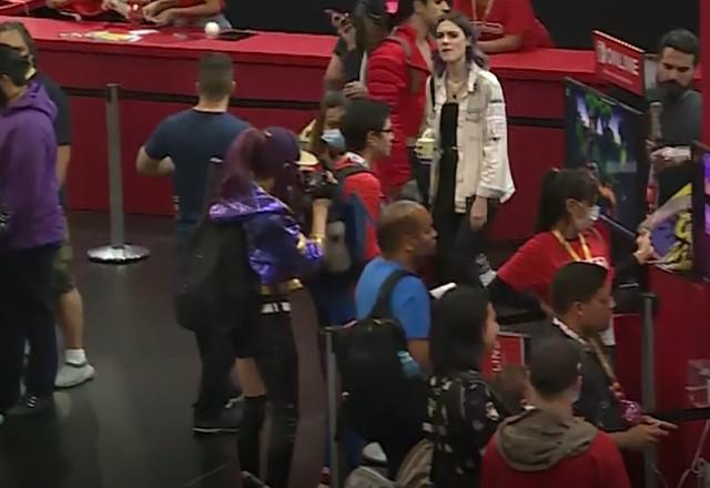 Público encara filas para experimentar novidades da Brasil Game Show Público encara filas para experimentar novidades da Brasil Game Show