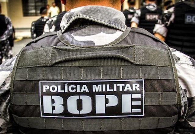 Homem faz filhos de reféns após discussão com companheira | Reprodução/Bope