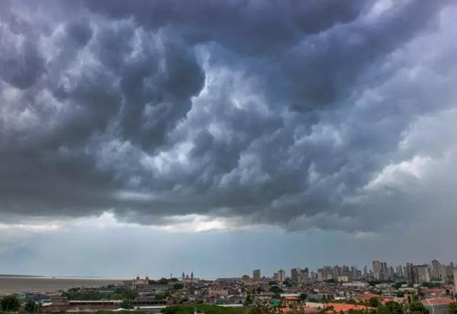 Temporal no extremo Norte; forte nevoeiro e sol em grande parte do país Temporal no extremo Norte; forte nevoeiro e sol em grande parte do país