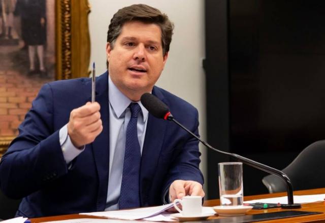 PT fecha apoio a Baleia Rossi; bloco vai da esquerda ao PSL PT fecha apoio a Baleia Rossi; bloco vai da esquerda ao PSL