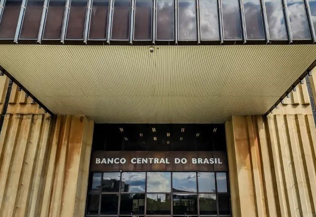 Banco Central alerta para alta no preço de alimentos e avalia preocupações com políticas dos EUA Banco Central alerta para alta no preço de alimentos e avalia preocupações com políticas dos EUA