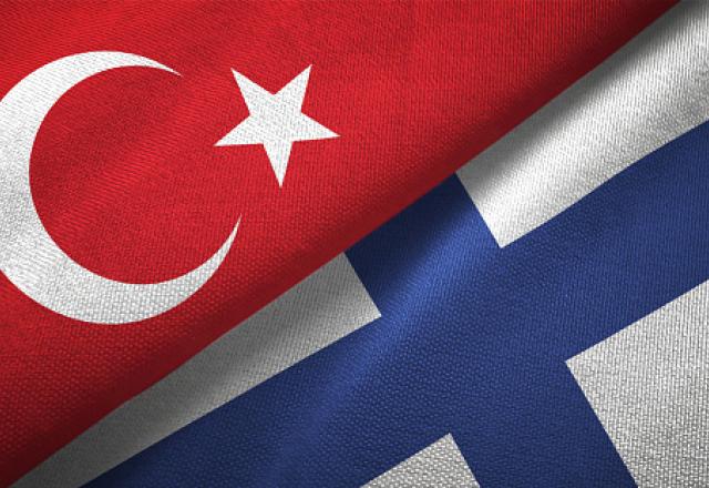 Bandeira da Turquia e da Finlândia