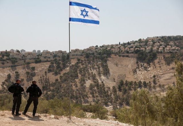 Israel aprova plano de assentamentos para "apagar" ideia de Estado palestino