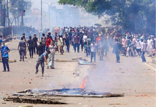 Protestos em Bangladesh tomam o país | Reprodução/BTV