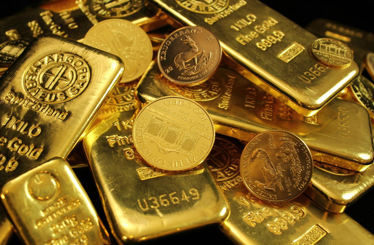 Ouro estava enterrado em sacos plásticos, o que preservou as peças em perfeito estado | Pexels / Reprodução
