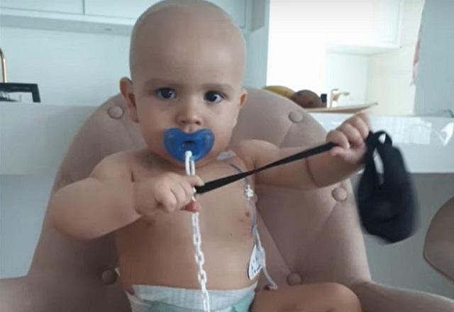 Bebê com leucemia rara