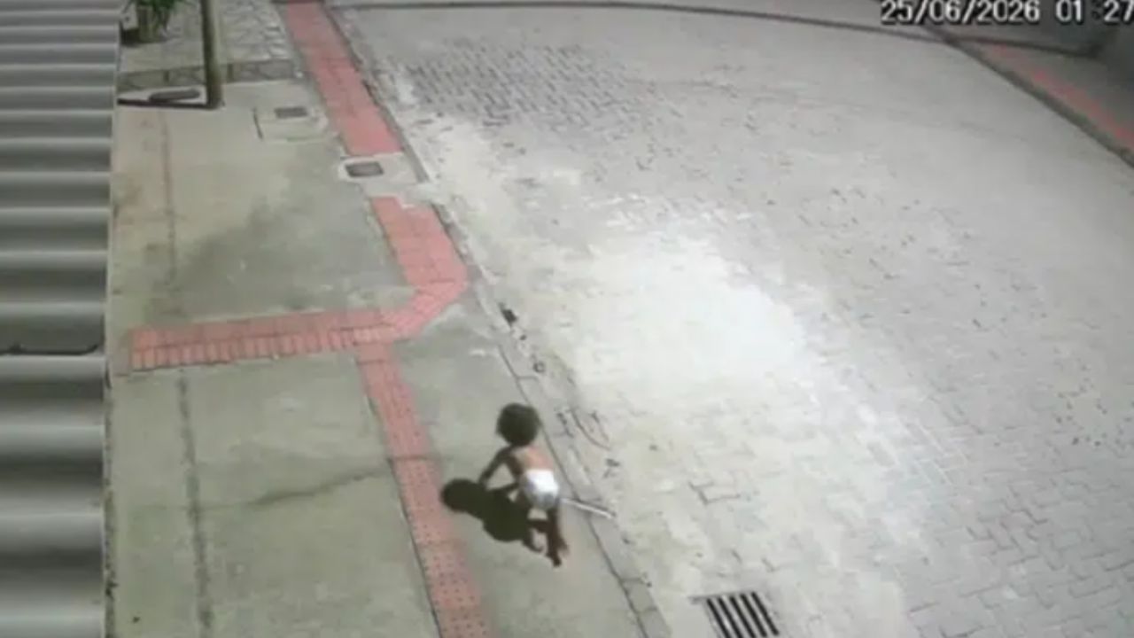 Bebê é achado engatinhando sozinho em rua do ES; mãe é presa