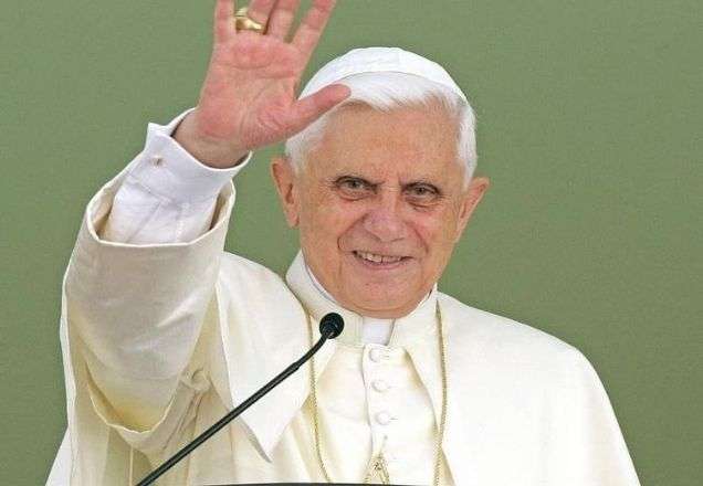 Bento XVI enfrenta problema de saúde e situação é "frágil"